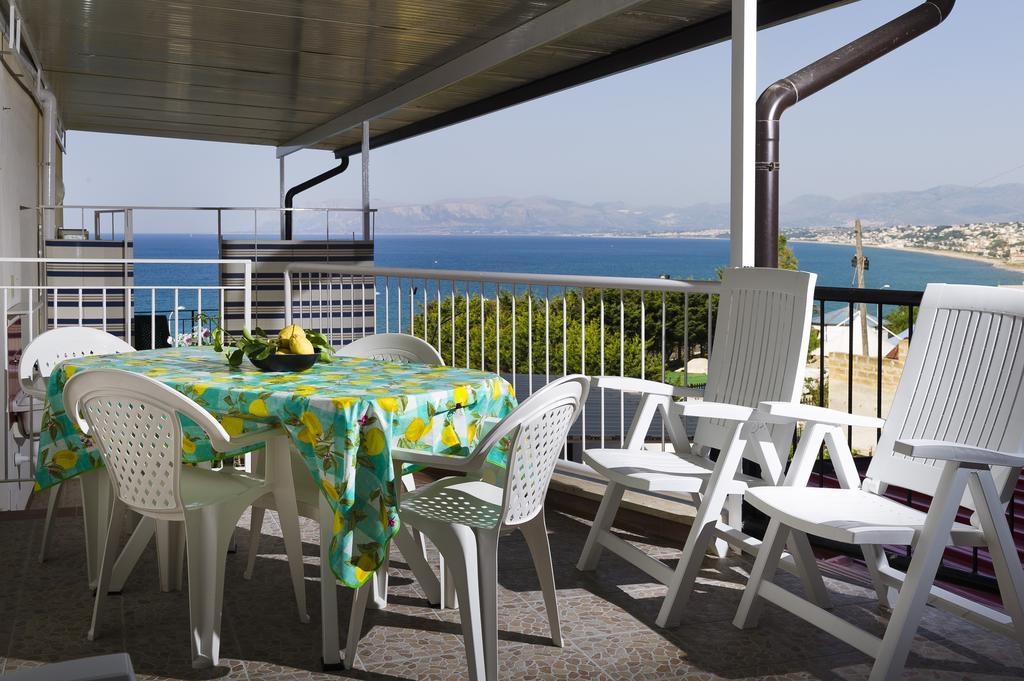 Appartamento Vista Mare Кастелламмаре-дель-Гольфо Номер фото